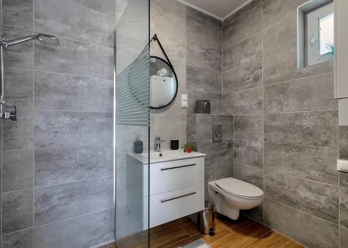 Kuracyjna شقة Jastrzębia Góra